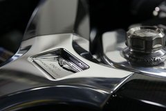 阿斯頓馬丁超跑售價超千萬 上海車展首演