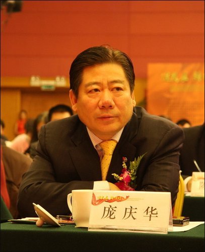 汽車經(jīng)銷商擴(kuò)充實(shí)力 多模式競(jìng)爭(zhēng)格局隱現(xiàn)